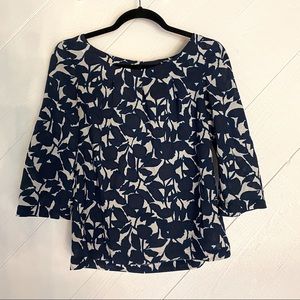 🍌 Banana Republic blue floral patterned shirt